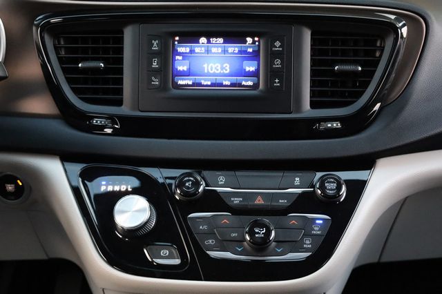 2017 Chrysler Pacifica LX 4dr Wagon - 22935937 - 29