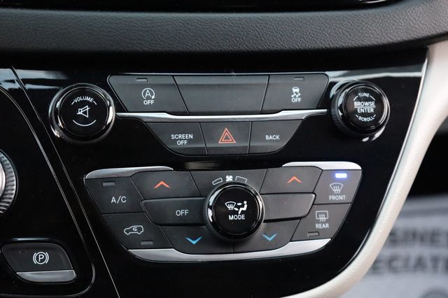 2017 Chrysler Pacifica LX 4dr Wagon - 22935937 - 33