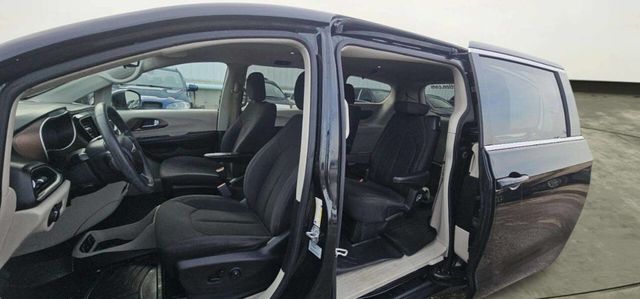 2017 Chrysler Pacifica Touring 4dr Wagon - 23003891 - 6