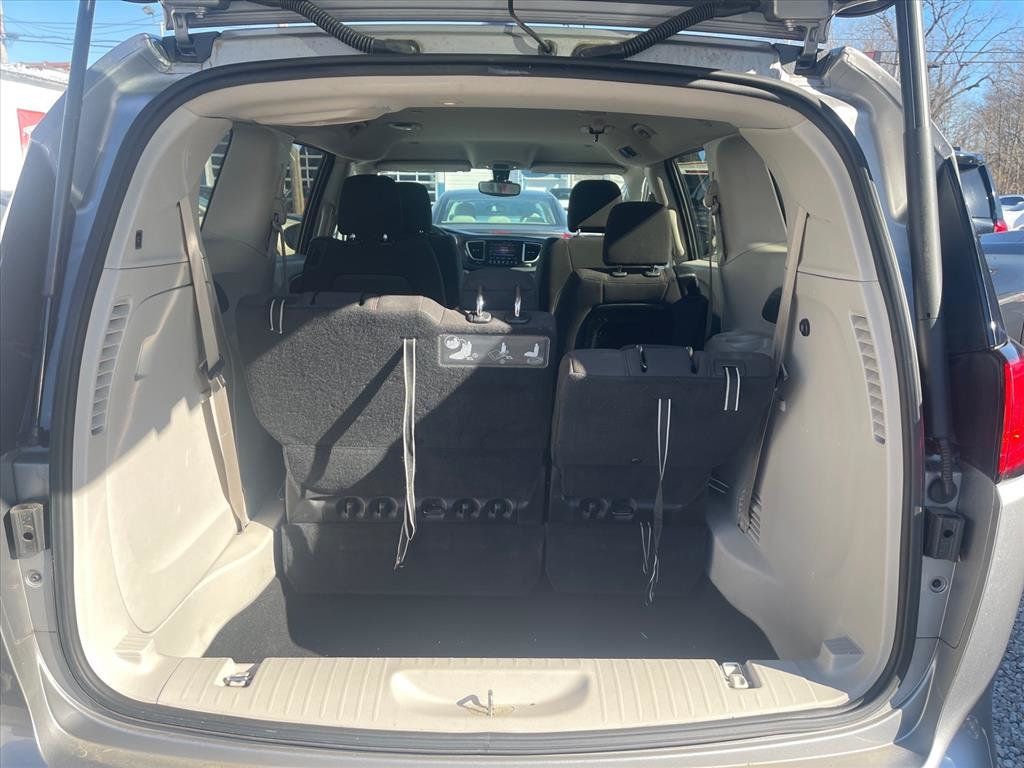 2017 Chrysler Pacifica Touring 4dr Wagon - 22973412 - 15