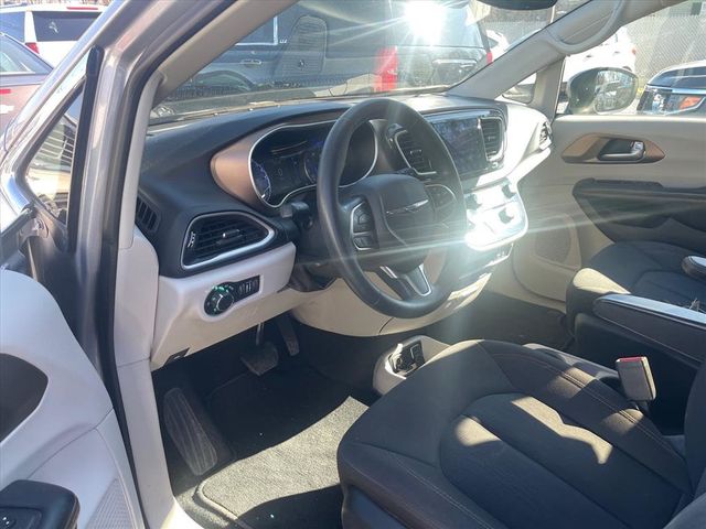 2017 Chrysler Pacifica Touring 4dr Wagon - 22973412 - 6