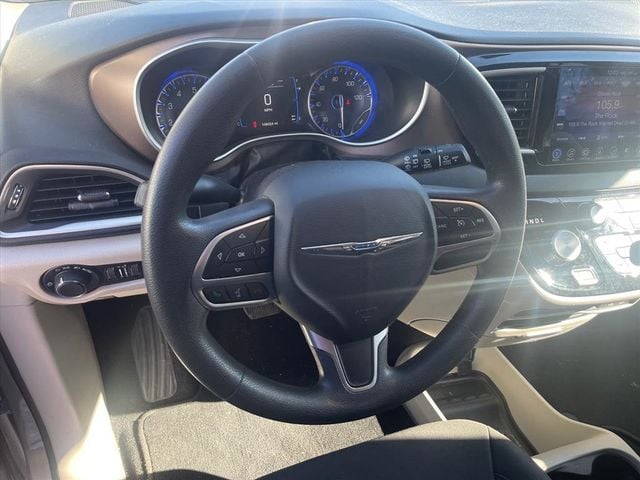 2017 Chrysler Pacifica Touring 4dr Wagon - 22973412 - 8