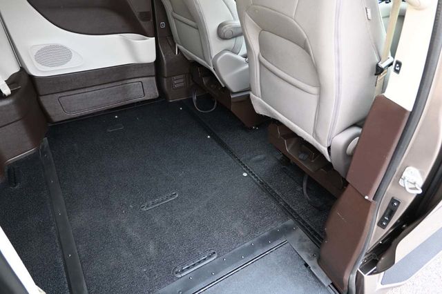 2017 Chrysler Pacifica Touring 4dr Wagon - 22963886 - 18