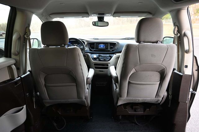 2017 Chrysler Pacifica Touring 4dr Wagon - 22963886 - 19