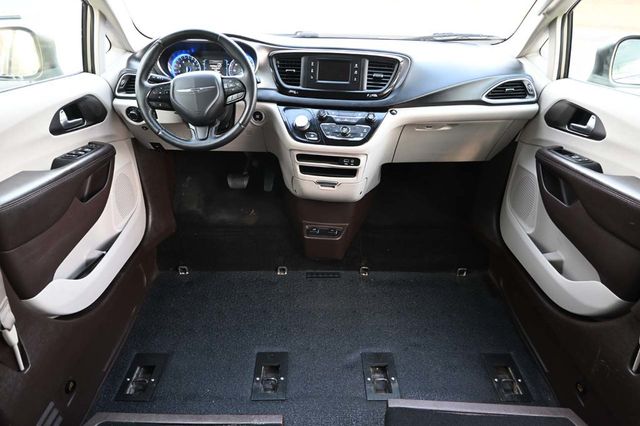 2017 Chrysler Pacifica Touring 4dr Wagon - 22963886 - 20