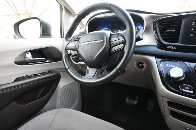 2017 Chrysler Pacifica Touring 4dr Wagon - 22963886 - 23