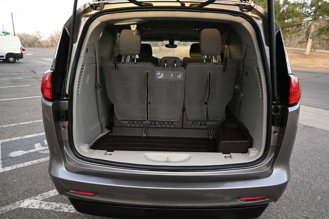 2017 Chrysler Pacifica Touring 4dr Wagon - 22963886 - 24