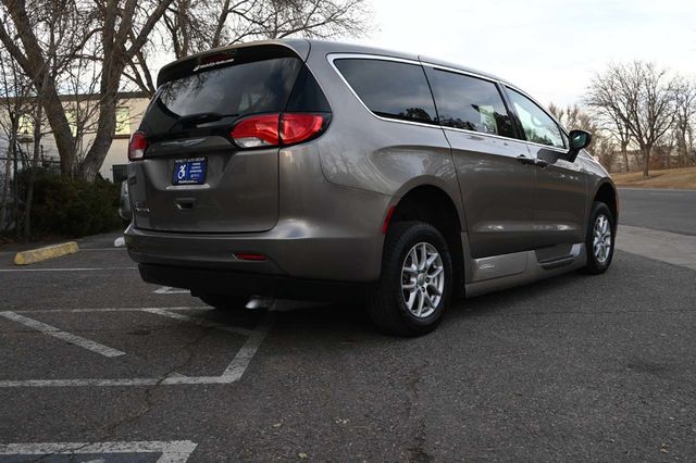 2017 Chrysler Pacifica Touring 4dr Wagon - 22963886 - 5