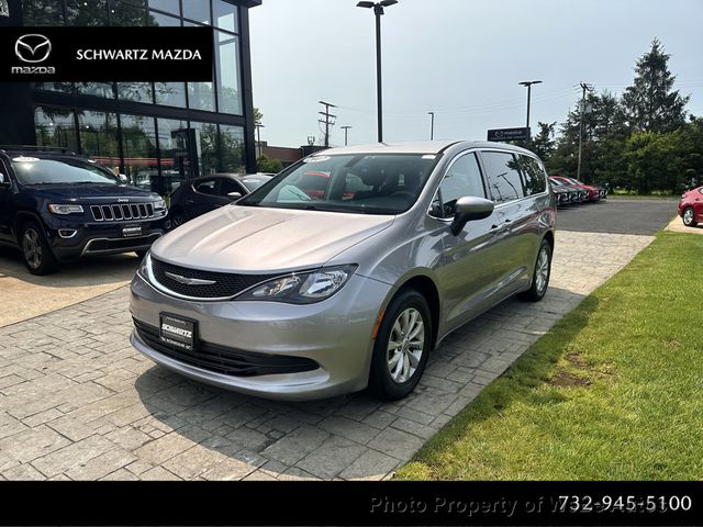 Used 2017 Chrysler Pacifica Touring with VIN 2C4RC1DGXHR653898 for sale in Riverhead, NY