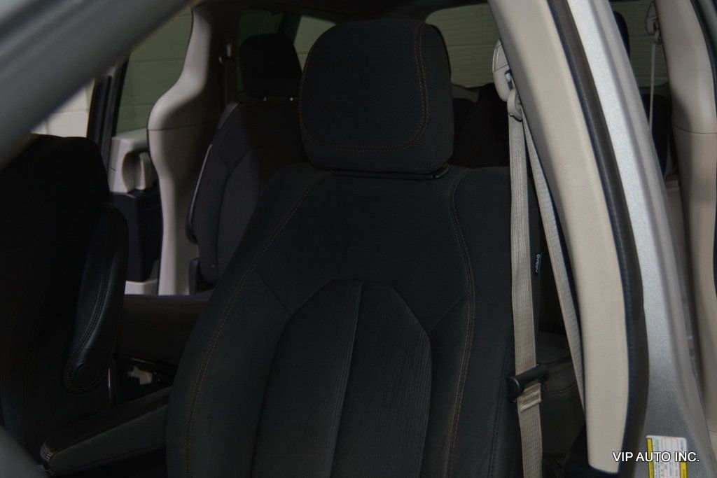 2017 Chrysler Pacifica Touring 4dr Wagon - 22975883 - 10