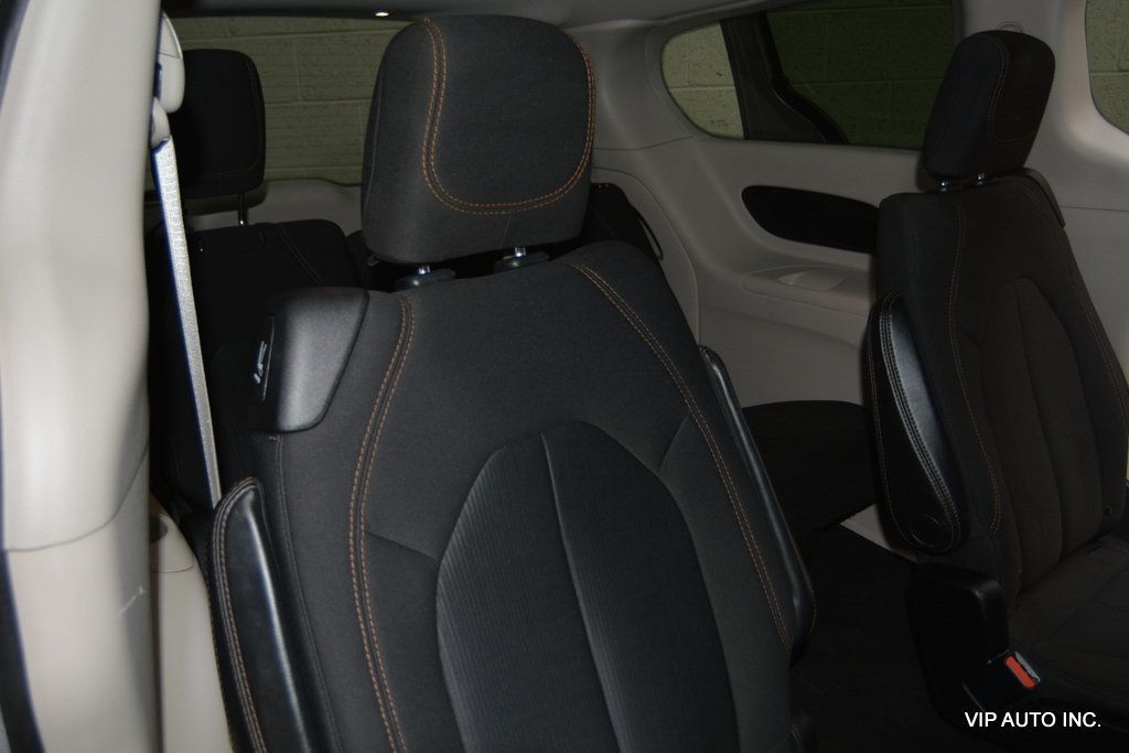 2017 Chrysler Pacifica Touring 4dr Wagon - 22975883 - 11