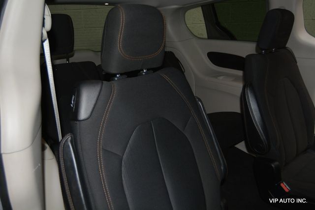 2017 Chrysler Pacifica Touring 4dr Wagon - 22975883 - 11