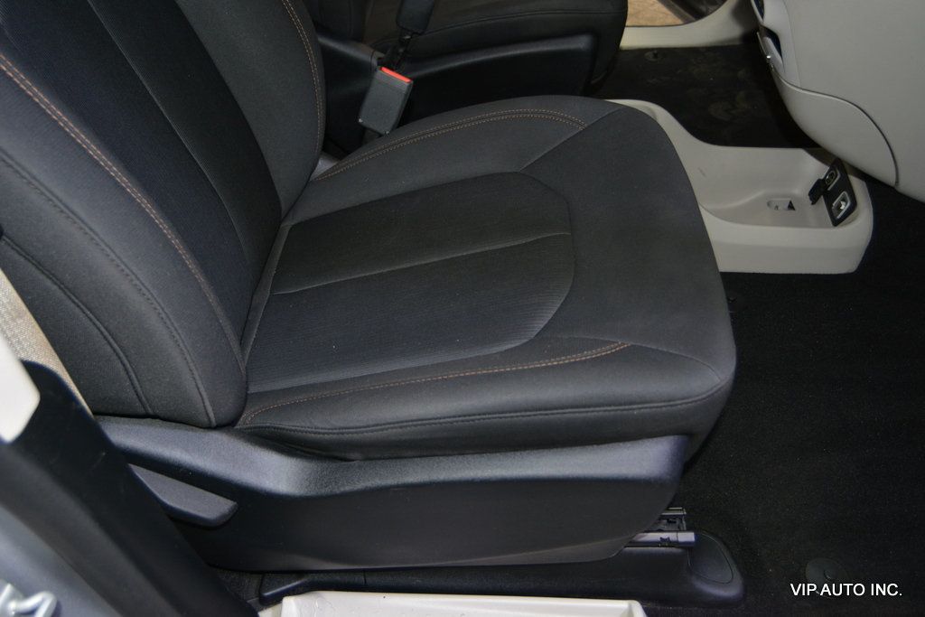 2017 Chrysler Pacifica Touring 4dr Wagon - 22975883 - 15