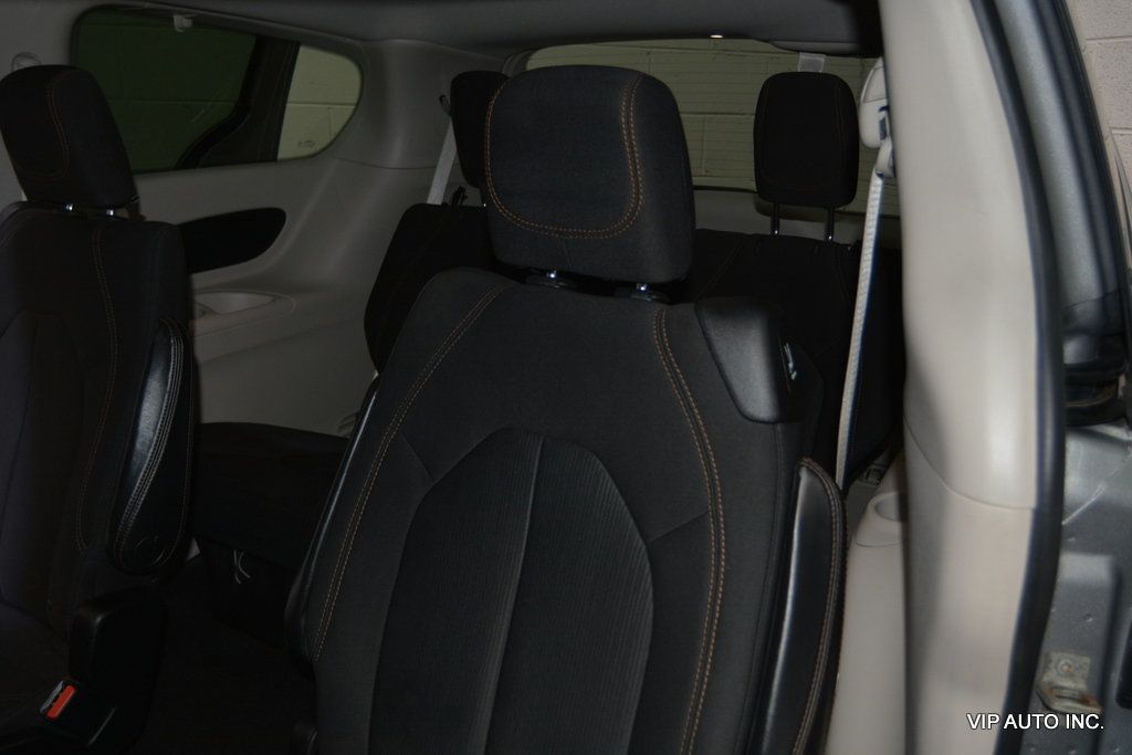 2017 Chrysler Pacifica Touring 4dr Wagon - 22975883 - 16