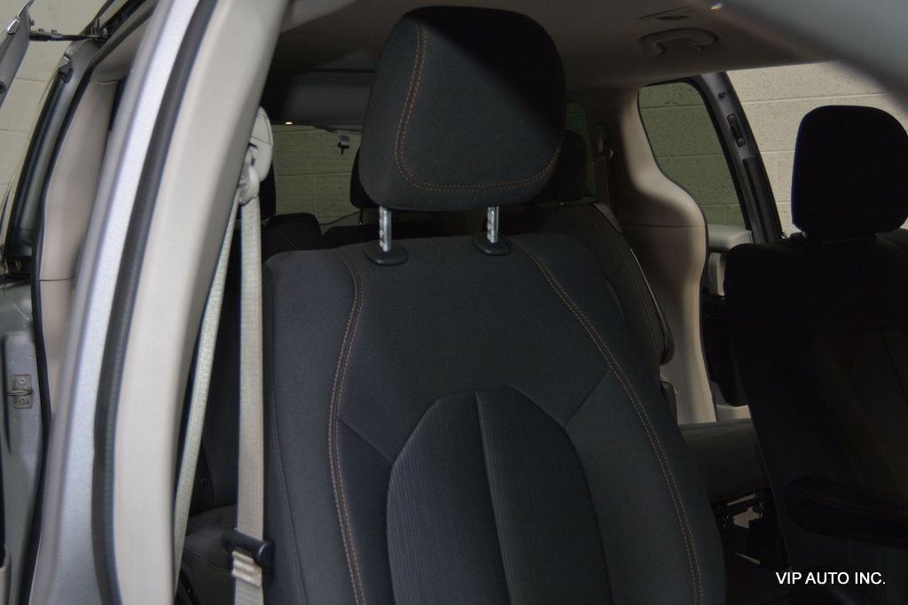 2017 Chrysler Pacifica Touring 4dr Wagon - 22975883 - 17