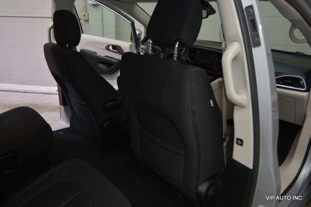 2017 Chrysler Pacifica Touring 4dr Wagon - 22975883 - 18