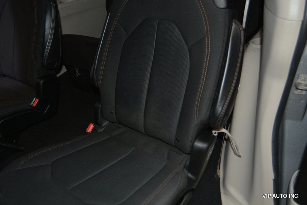 2017 Chrysler Pacifica Touring 4dr Wagon - 22975883 - 21