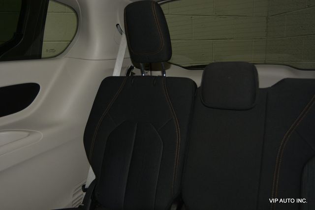 2017 Chrysler Pacifica Touring 4dr Wagon - 22975883 - 25