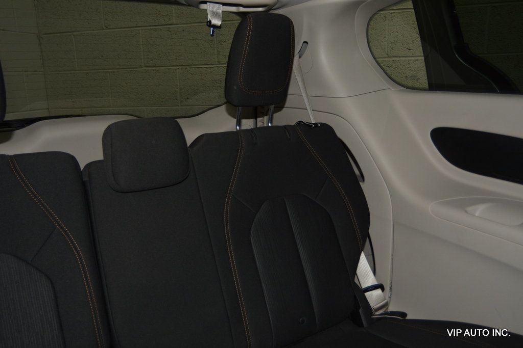 2017 Chrysler Pacifica Touring 4dr Wagon - 22975883 - 28