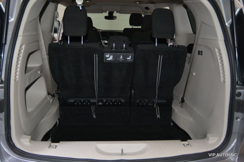 2017 Chrysler Pacifica Touring 4dr Wagon - 22975883 - 36