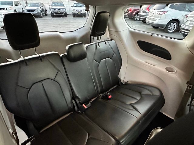 2017 Chrysler Pacifica Touring L 4dr Mini Van - 22855916 - 17