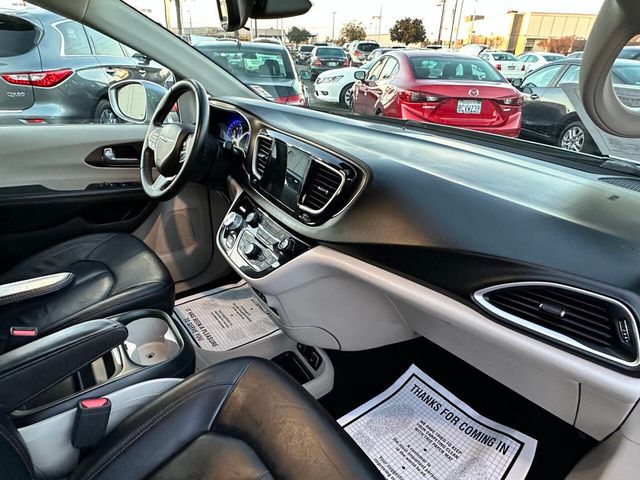 2017 Chrysler Pacifica Touring L 4dr Mini Van - 22855916 - 19