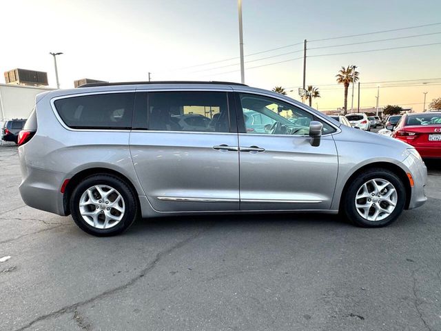 2017 Chrysler Pacifica Touring L 4dr Mini Van - 22855916 - 6
