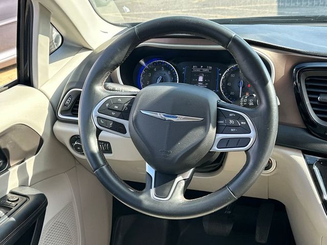 2017 Chrysler Pacifica Touring-L 4dr Wagon - 23035026 - 17