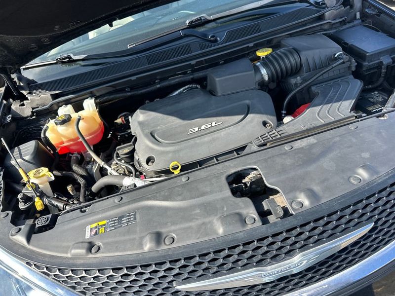 2017 Chrysler Pacifica Touring-L 4dr Wagon - 23035026 - 20