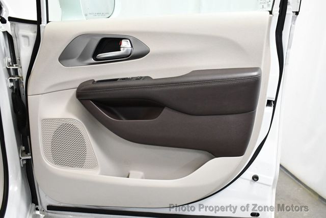 2017 Chrysler Pacifica Touring-L 4dr Wagon - 23006476 - 12