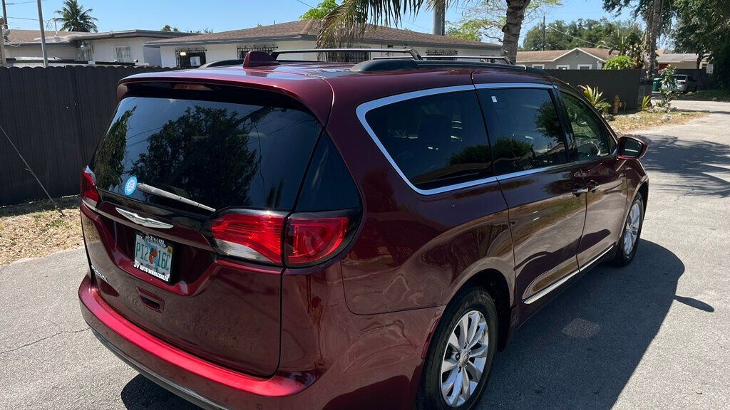 2017 Chrysler Pacifica Touring-L 4dr Wagon - 22831263 - 11