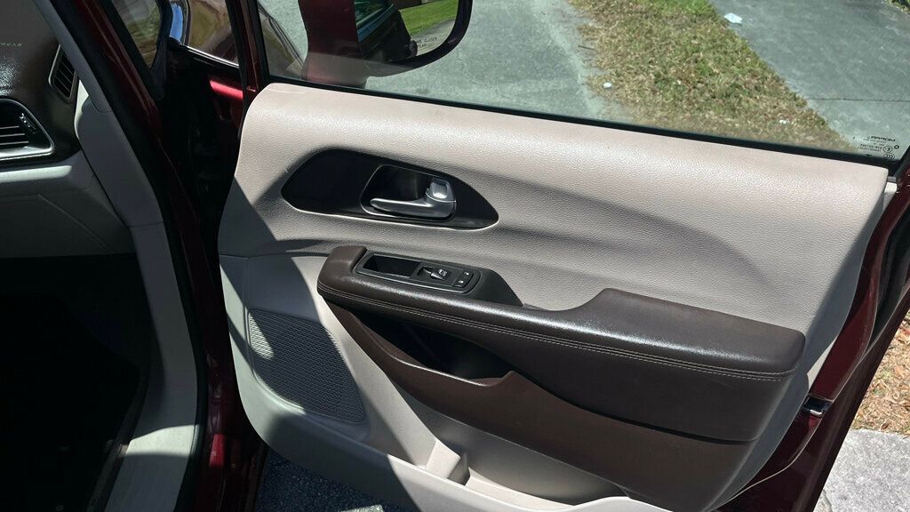 2017 Chrysler Pacifica Touring-L 4dr Wagon - 22831263 - 5