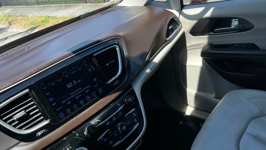 2017 Chrysler Pacifica Touring-L 4dr Wagon - 22831263 - 6