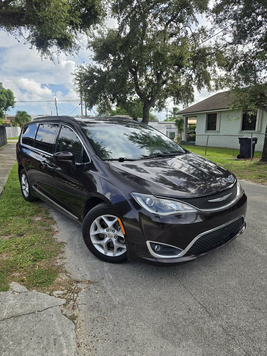 2017 Chrysler Pacifica Touring-L 4dr Wagon - 23080229 - 6