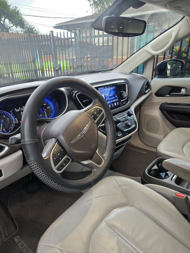 2017 Chrysler Pacifica Touring-L 4dr Wagon - 23080229 - 7