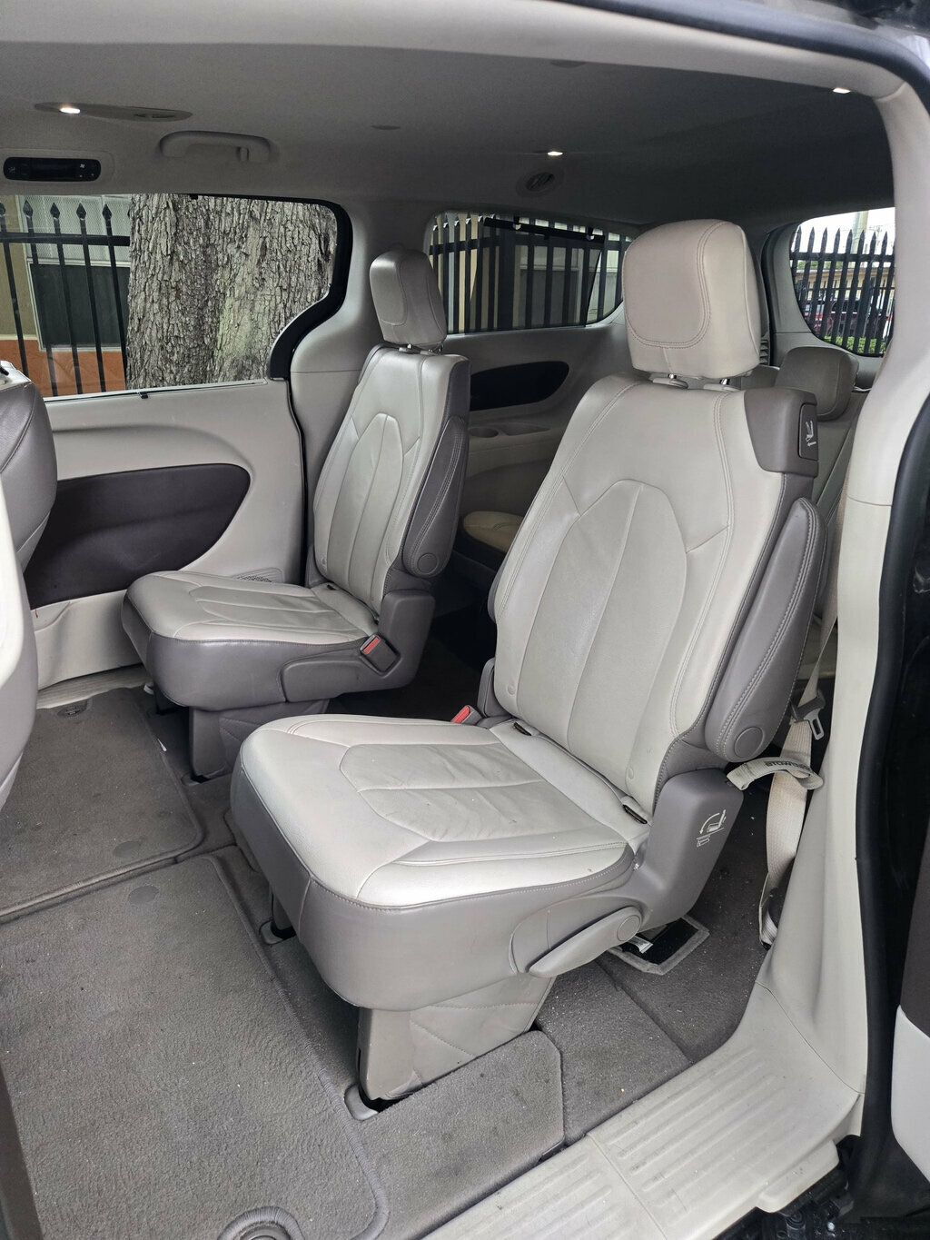 2017 Chrysler Pacifica Touring-L 4dr Wagon - 23080229 - 8