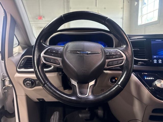 2017 Chrysler Pacifica Touring-L 4dr Wagon - 23039581 - 9