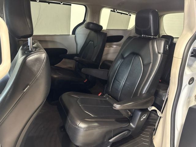 2017 Chrysler Pacifica Touring-L 4dr Wagon - 23039581 - 30