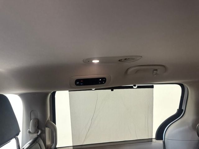2017 Chrysler Pacifica Touring-L 4dr Wagon - 23039581 - 32