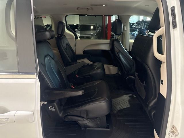 2017 Chrysler Pacifica Touring-L 4dr Wagon - 23039581 - 36