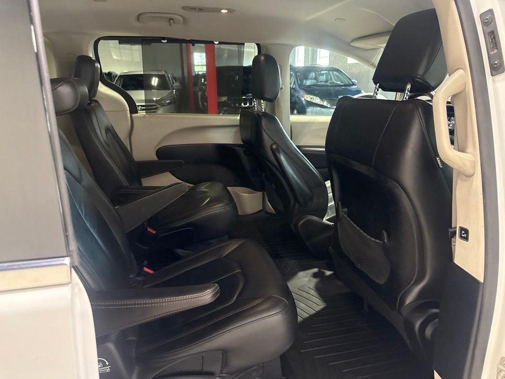 2017 Chrysler Pacifica Touring-L 4dr Wagon - 23039581 - 37