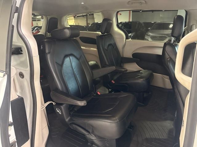 2017 Chrysler Pacifica Touring-L 4dr Wagon - 23039581 - 38