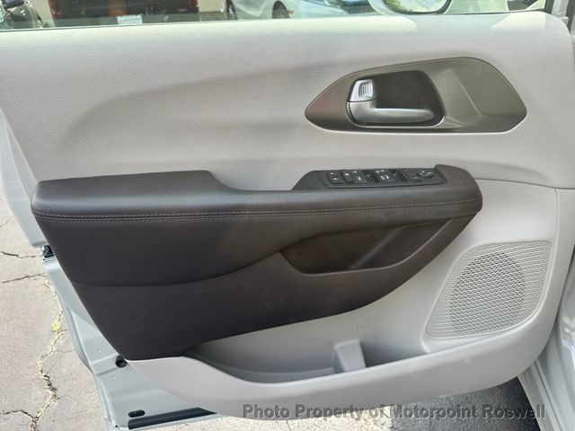 2017 Chrysler Pacifica Touring-L 4dr Wagon - 23027637 - 9