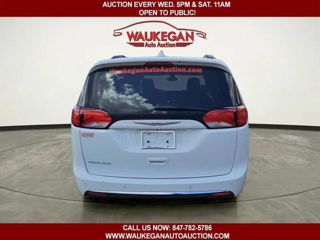 2017 Chrysler Pacifica Touring-L 4dr Wagon - 23009469 - 5