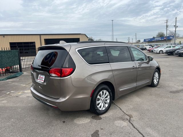 2017 Chrysler Pacifica Touring-L 4dr Wagon - 22947745 - 3