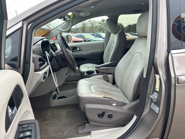 2017 Chrysler Pacifica Touring-L 4dr Wagon - 22947745 - 8