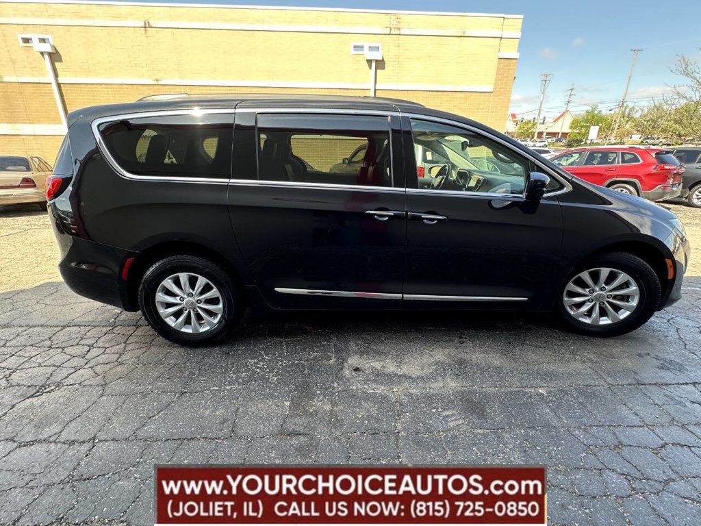 2017 Chrysler Pacifica Touring-L 4dr Wagon - 22833703 - 10