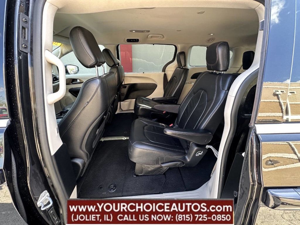 2017 Chrysler Pacifica Touring-L 4dr Wagon - 22833703 - 19