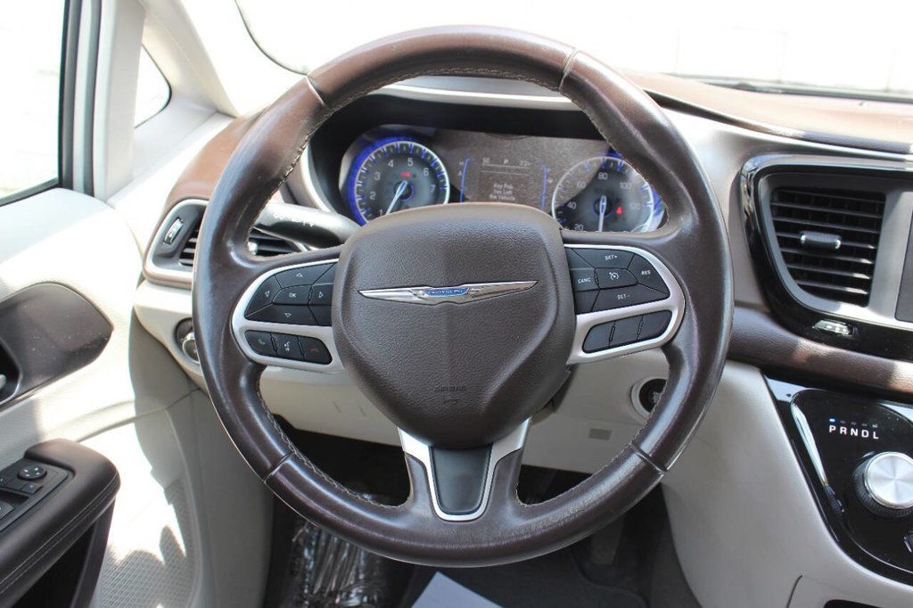 2017 Chrysler Pacifica Touring-L 4dr Wagon - 22871227 - 13