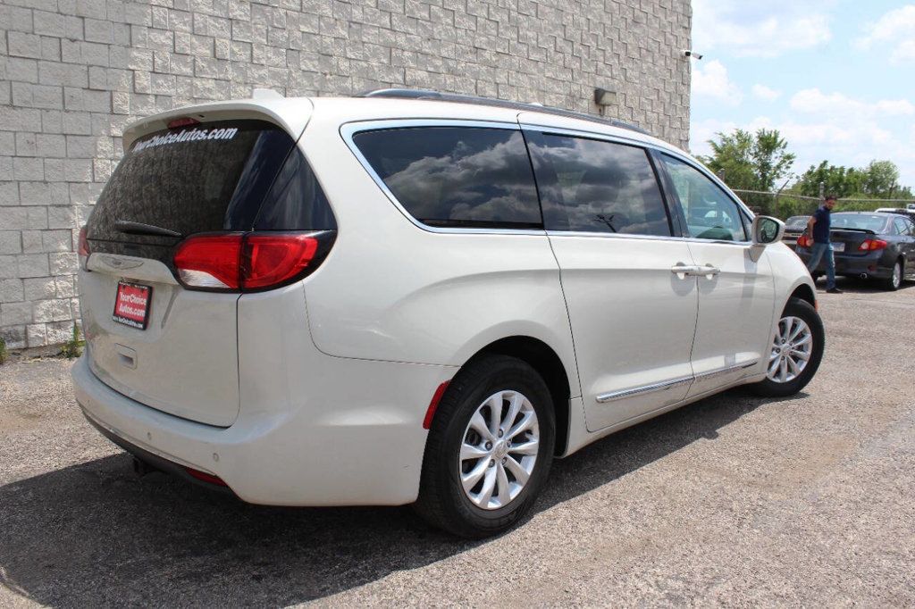 2017 Chrysler Pacifica Touring-L 4dr Wagon - 22871227 - 5